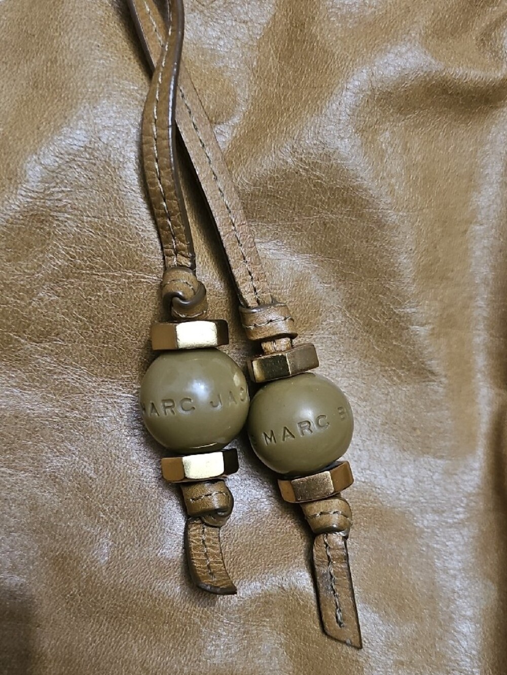Marc by Marc Jacobs Tan Leather Shoulder Hobo with Adjustable Strap - Picture 3 of 4